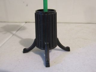 Vintage Salt and Pepper Shakers - Coat Rack with Hats 3