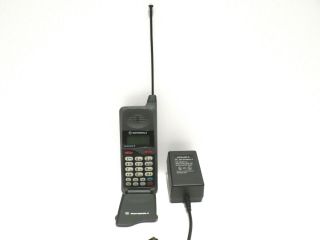 Motorola Microtac 650e Flip Cellphone Brick With Power Supply Vintage