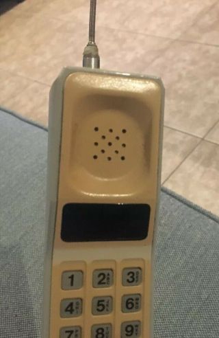 Antique Brick Motorola Cell Phone Model F09LFD8458BG W/Leather Case Bell South 7