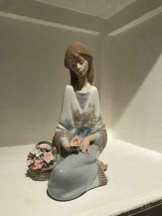 Lladro Vintage 1988 Collectors Society 7607 “flower Song”
