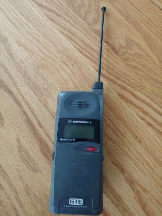 Vintage Motorola Microtac 650 E Cell Phone