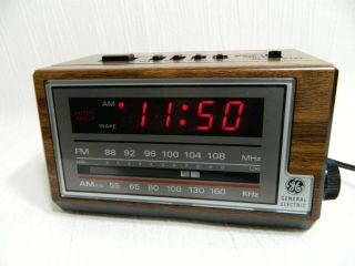 Vtg Ge Compact Fm/am Electronic Digital Alarm Clock Radio 7 - 4601a Euc