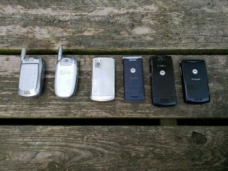 Vintage Motorola razor flip phones and others. 3