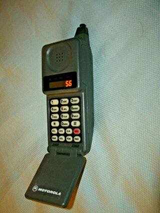 Vintage Motorola Flip Cell Phone Century Cellunet Powers On
