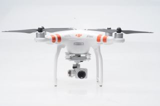 Dji Phantom 3 Standard Quadcopter Drone 3 - Axis Gimbal 2.  7k Camera 0lx