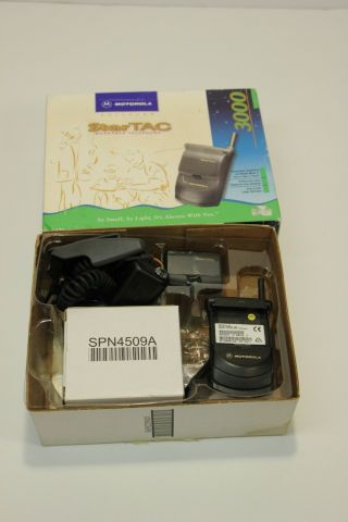 Vintage Motorola StarTac 3000 Series Flip Phone with 2 Batteries,  Charger 8