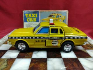 Vintage Yonezawa Tin Litho Battery Operated Myster Action Taxi Cab