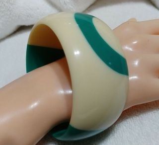 Vintage Green And Off White Injected Dot Lucite Bangle Bracelet