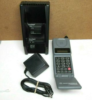 Motorola Digital Personal Communicator Cell Phone &charger F09hld8416ag