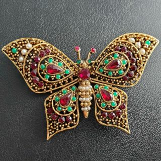 Vintage Ruby Emerald Pearl Rhinestone Butterfly Brooch Pin Gold Tone Q32