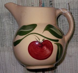 Vintage Watt Pottery 3 Leaf Apple 15 Pitcher