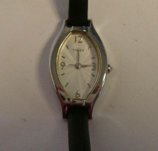 Vintage Timex Sr521sw Womens Watch Wristwatch Silver Black Ladies Stainless Cell