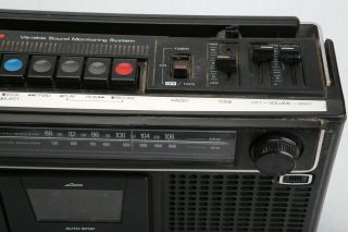 Vintage Sanyo AM/FM RADIO CASSETTE PLAYER RECORDER Model M 9902 3