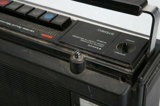 Vintage Sanyo AM/FM RADIO CASSETTE PLAYER RECORDER Model M 9902 8