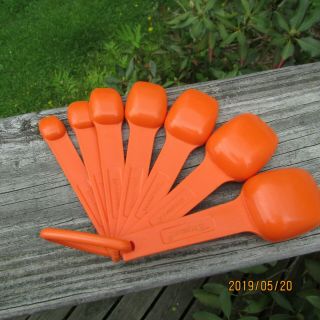 Vintage Set of 7 Orange Tupperware Measuring Spoons Complete Ring 1272 Nesting 2