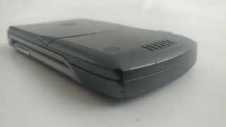 Motorola RAZR V3 - Gray (T - Mobile) Cellular Phone,  multiple chargers 6