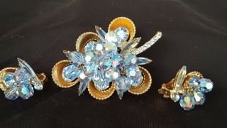 Vintage Juliana Blue Aurora Borealis Cluster Dangle Brooch And Earrings.