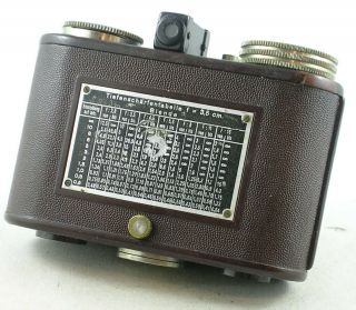 C.  1933 Kochmann KORELLE 35mm Half Frame Reddish Brown Bakelite Compact Camera 2