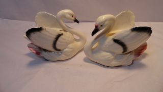 Pair Vintage Ceramic Swan Planters Shabby Pink And Cream California Pottery ?
