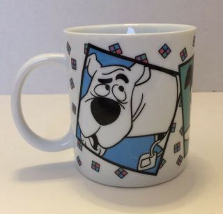VINTAGE 1993 Scooby Doo Flintstone Yogi Bear Hanna Barbera COFFEE CUP MUG 3
