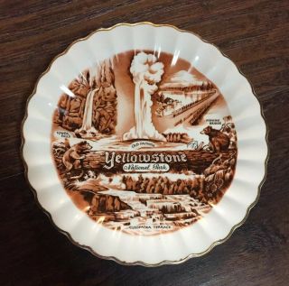 Vintage Yellowstone National Park 7.  5” In Diameter Gold Trimmed Souvenir Plate