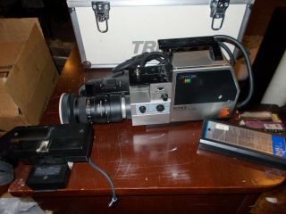 Vintage Sony Smf Trinicon Video Camera Hvc - 2800 & Sony Case Gun Storage