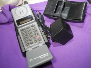 Vintage Motorola Cellular Phone Digital Personal Communicator W Charger