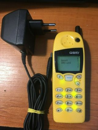 Nokia 5110 Cellphone - Yellow - With Eu Charger