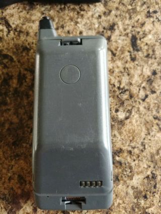 Vintage Motorola MicroTAC 650e Flip Cell Phone Micro TAC 650 e W/ Charger 3