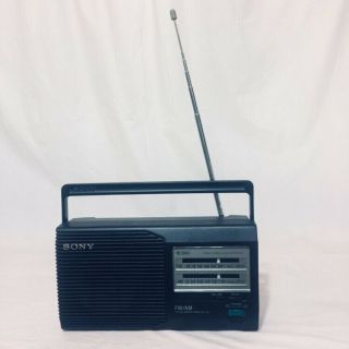 Vtg Sony Fm / Am 2 Band Small Radio Model Icf - 24 & Perfectly