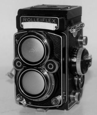Rolleiflex 2.  8F TLR Camera Schneider Xenotar Lens Serial 2412895 4