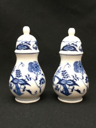 Vintage Blue Onion Pattern 5 " Salt & Pepper Shakers Blue Danube S&p