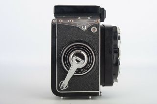 Yashica Mat TLR 120 Roll Film Camera with Yashinon 80mm f/3.  5 Lens and Cap V00 6