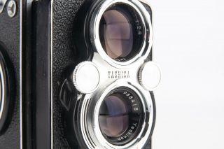 Yashica Mat TLR 120 Roll Film Camera with Yashinon 80mm f/3.  5 Lens and Cap V00 8