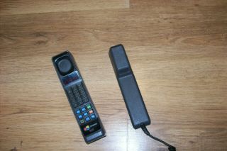 Motorola 8000S badged ECT Cellular Vintage Cellular phone BLACK PHONE RED LCD 3