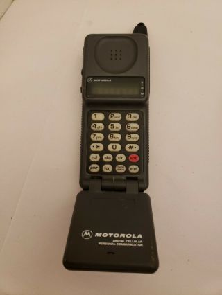 Vintage Motorola Digital Personal Communicator Flip CellPhone model F09THD8463EG 2