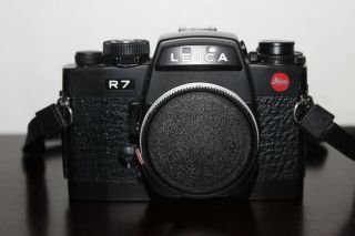 Leica R7 Slr Camera Body With Leica Strap First Year