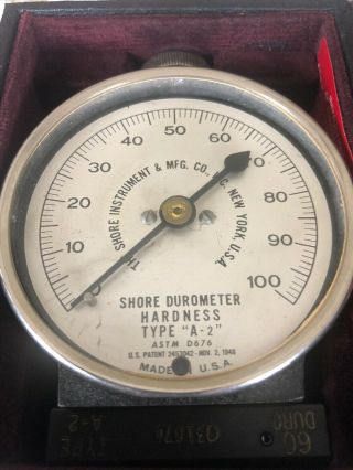 VINTAGE SHORE INSTRUMENT CO.  DUROMETER HARDNESS TYPE A2 IN Mahogany Box 2