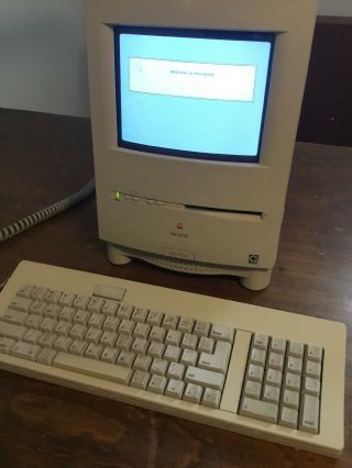 Macintosh Color Classic M1600 With Keyboard 4mb Ram Great