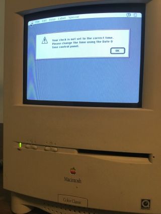 Macintosh Color Classic M1600 With Keyboard 4mb RAM Great 2