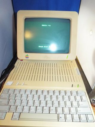 Vintage Apple Iic Computer A2s54000 W/ Monitor