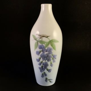 Vintage B & G Bing Grondahl 6 1/2 In Porcelain Vase W/ Wisteria Flower
