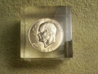 Vintage 1971 Liberty Silver Dollar Coin In Lucite Paperweight