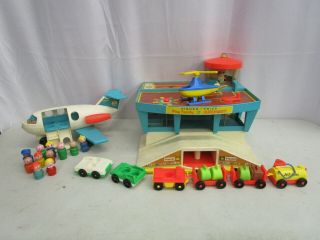 Vintage 1972 Fisher - Price Little People Play Family Airport 966