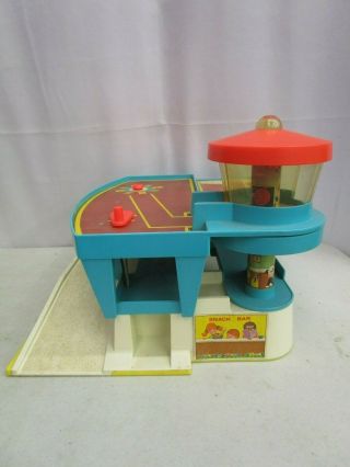 Vintage 1972 Fisher - Price LITTLE PEOPLE PLAY FAMILY AIRPORT 966 3