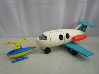 Vintage 1972 Fisher - Price LITTLE PEOPLE PLAY FAMILY AIRPORT 966 8