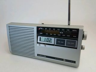 Vintage Ge Bathmate Am Fm Radio Clock General Electric Model 7 - 4204a