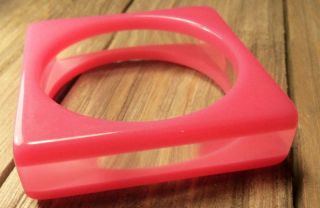 Vintage Lucite Retro Mod Pink Abstract Square Bangle Bracelet Jewelry