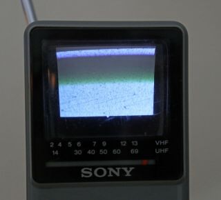 Vintage Sony Watchman FD - 10A Portable B&W TV Television 1986 4