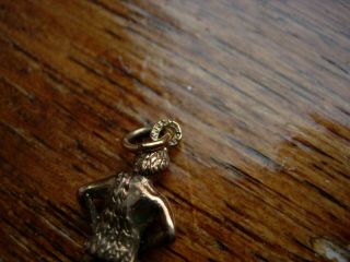 VERY RARE VINTAGE HEAVY SOLID 9K 9CT GOLD CAVE MAN PENDANT CHARM UNUSUAL 3.  86g 5